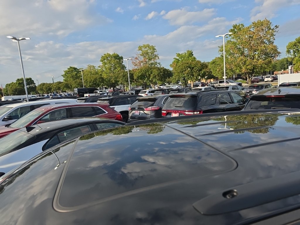 Used 2022 Black Jeep Laredo X image 5