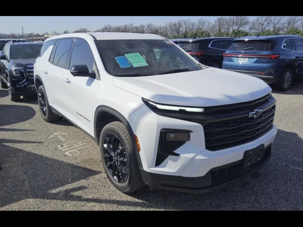 Used 2024 Chevrolet Traverse LS with VIN 1GNEREKS4RJ187538 for sale in Kansas City