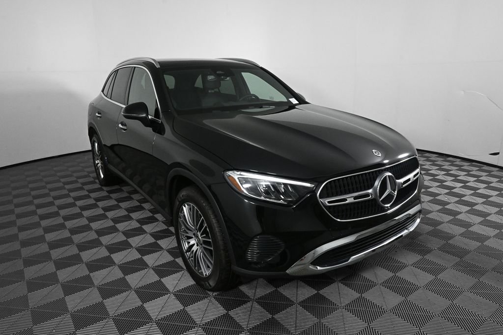 Certified Used 2026  Mercedes-Benz GLC 300 image 24