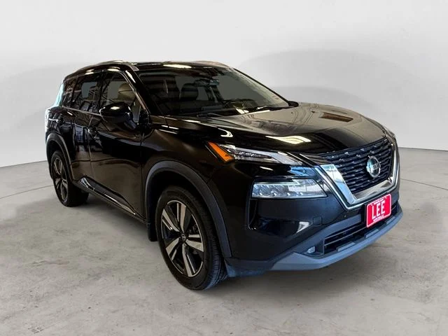 Used 2021 Black Nissan SL image 7