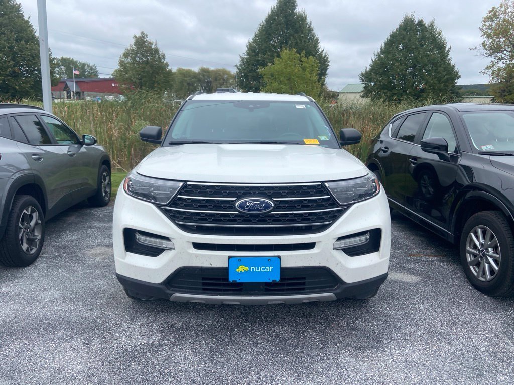 Used 2022 White Metallic Ford XLT image 2