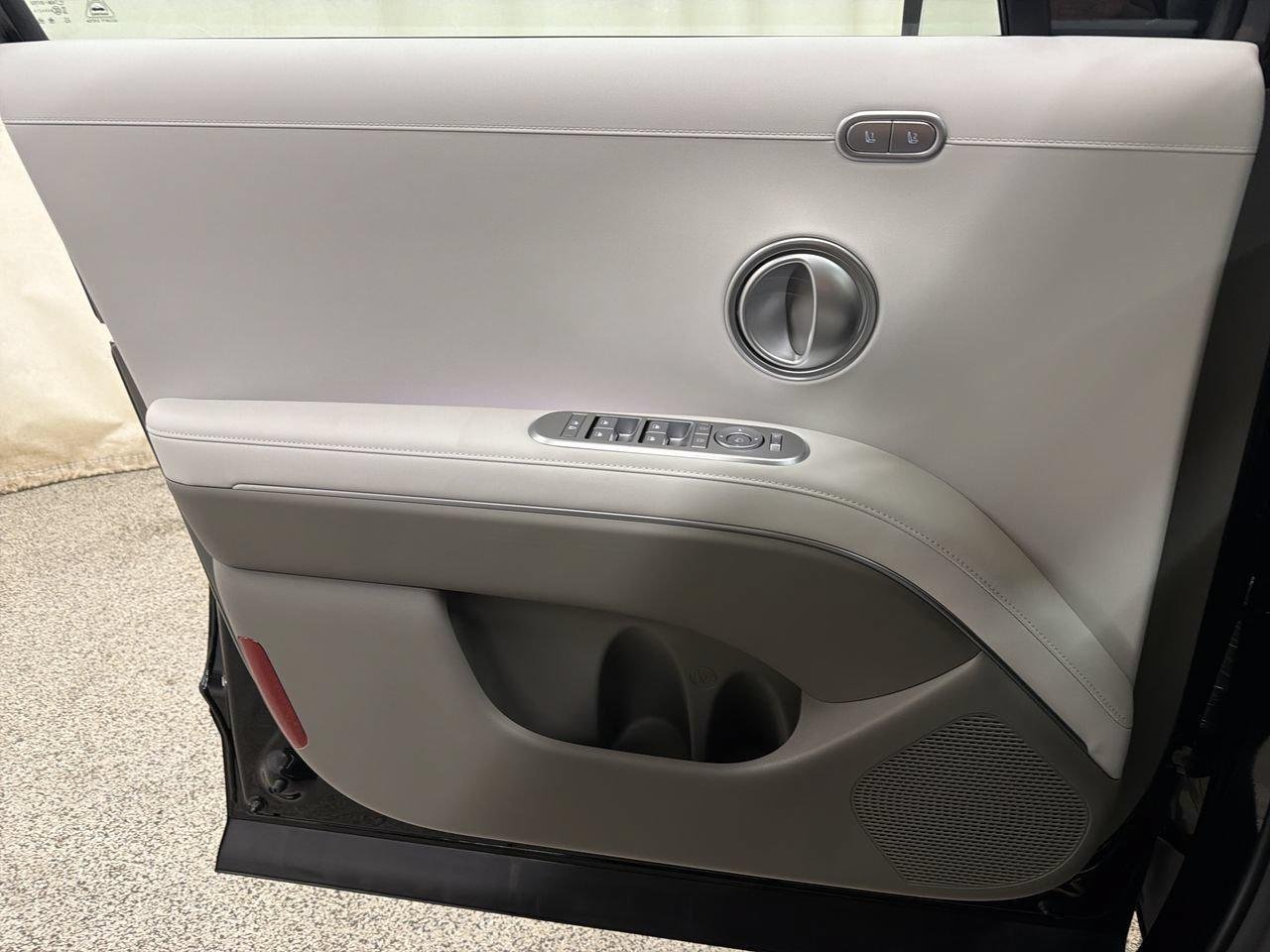 New 2027 Abyss Black Pearl Hyundai SEL Premium AWD image 18
