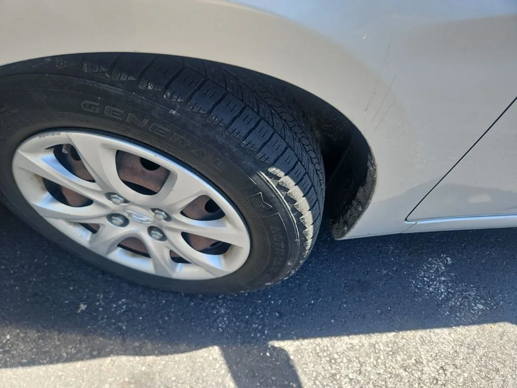 Used 2014 Silver Hyundai GS image 16
