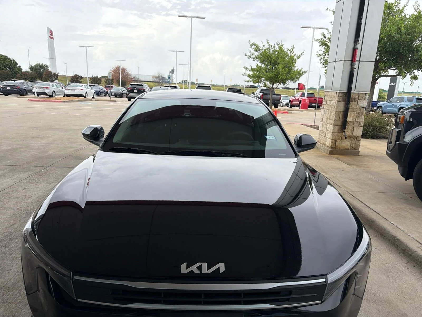 Used 2026 Black Kia LXS image 21