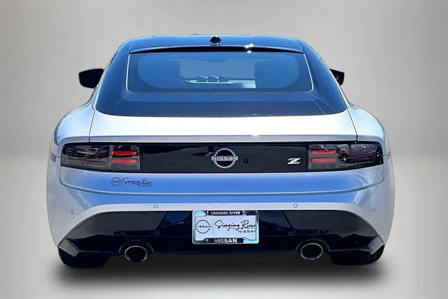 Used 2024 Silver Nissan Sport image 6
