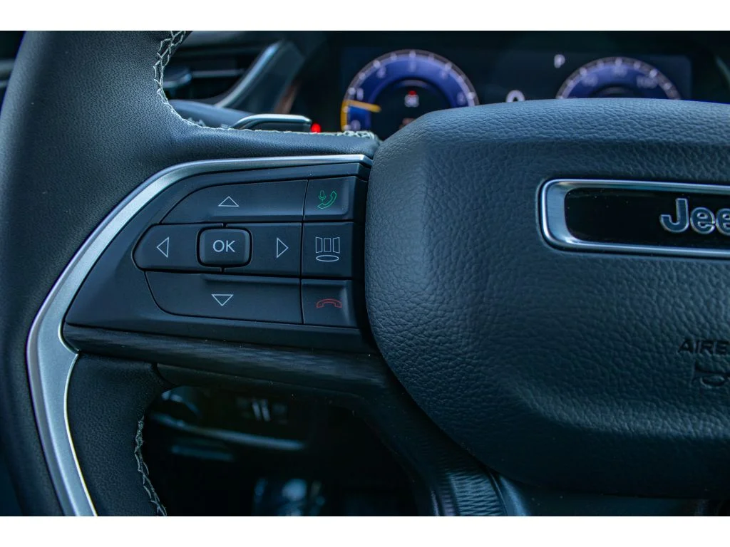 New 2025 Velvet Red Pearlcoat Jeep Altitude X image 22