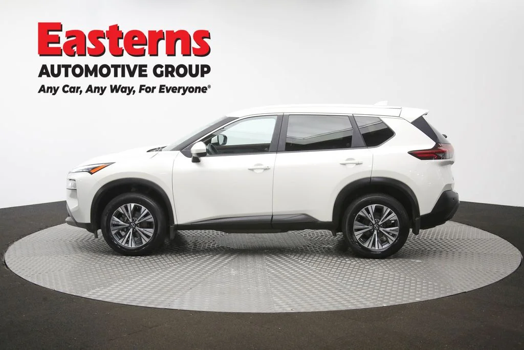 Used 2023 White Nissan SV image 58