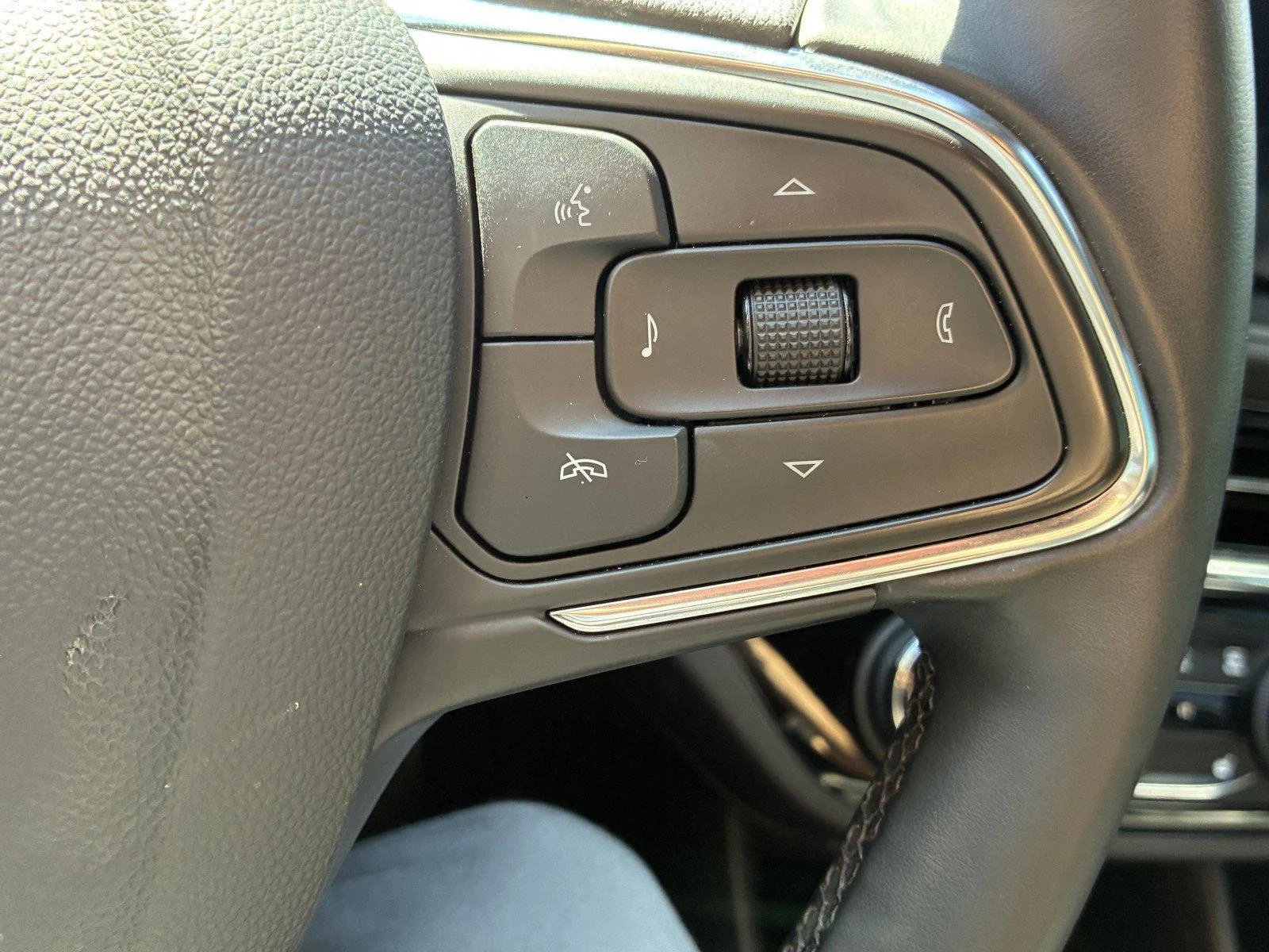 Used 2025 Summit White Buick Sport Touring image 24