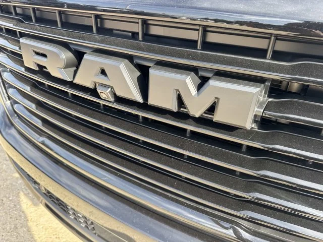 New 2027 Diamond Black Crystal Pearl-Coat Exterior Paint RAM Laramie image 7