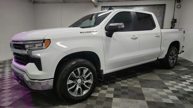 Used 2026 White Chevrolet LT image 4