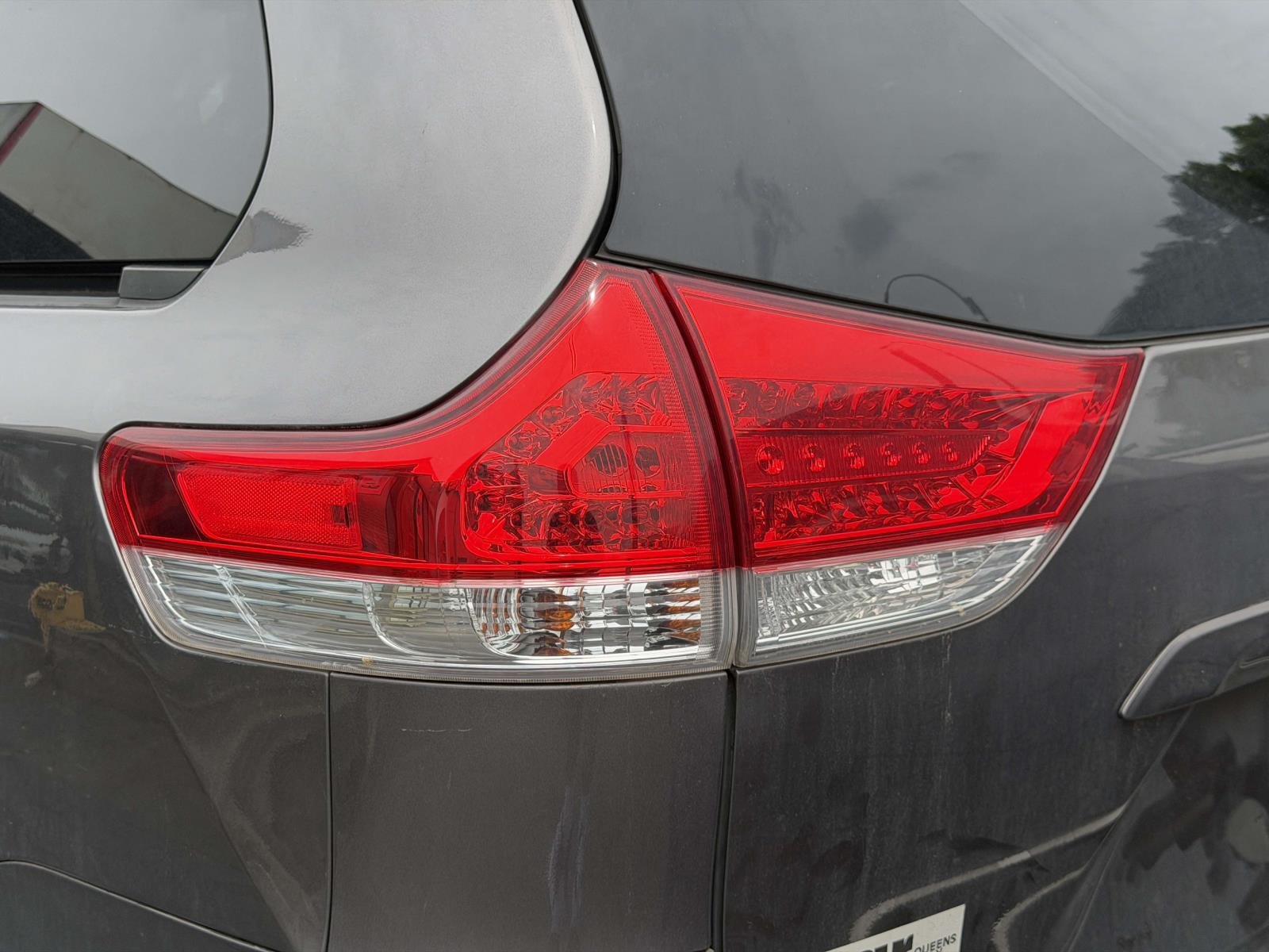 Used 2013  Toyota Limited 7-Passenger image 9