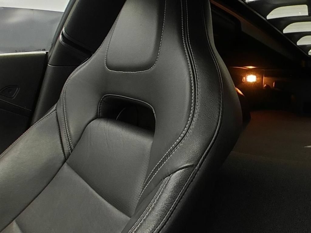 Used 2019 ARCTIC WHITE Chevrolet Z51 1LT image 9