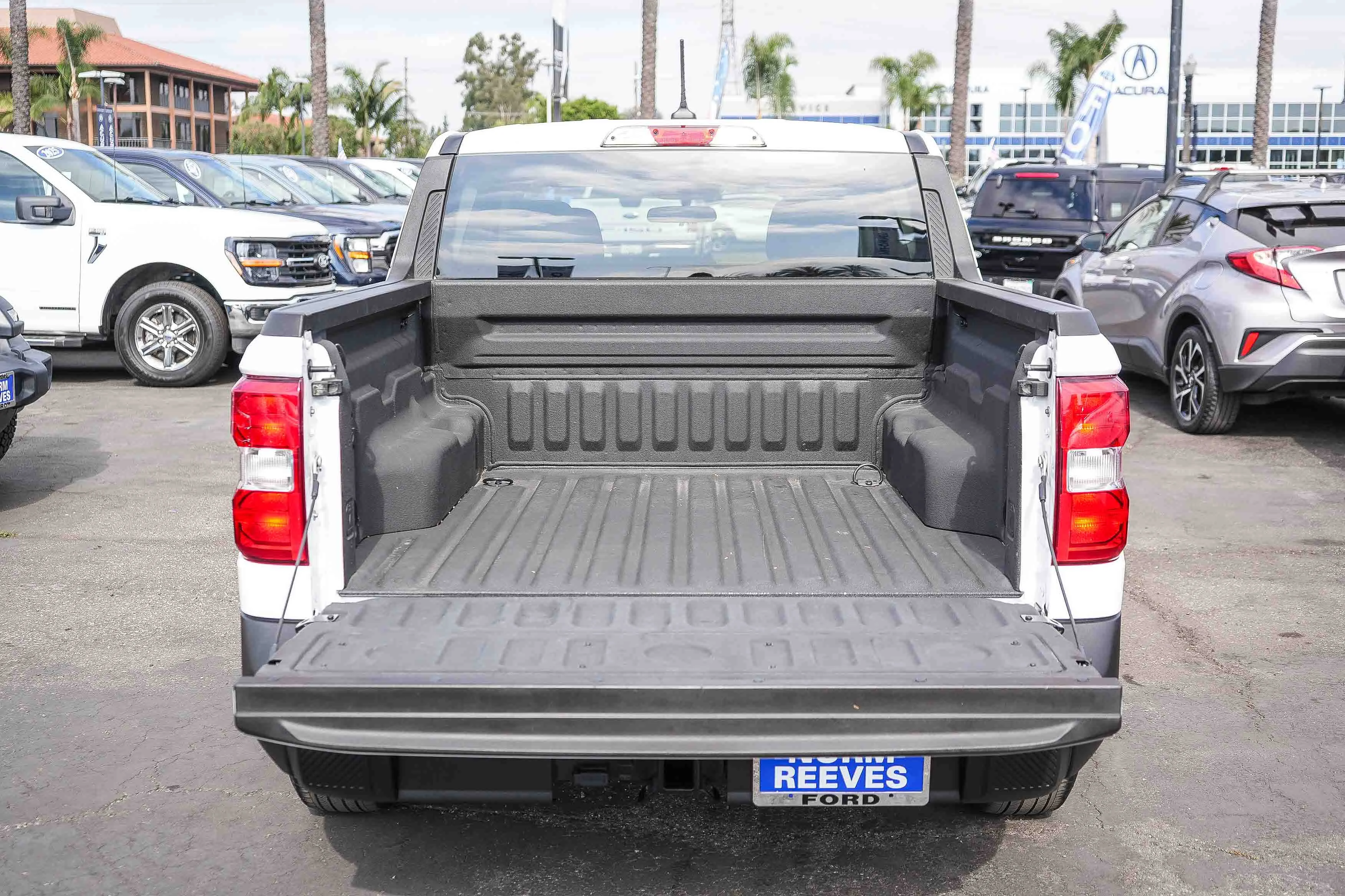 Certified Used 2024 Oxford White Ford XLT image 31