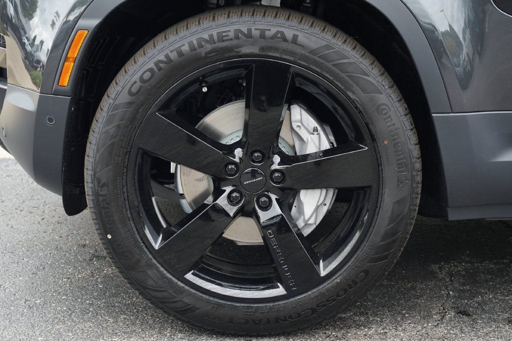 New 2026 Carpathian Grey Land Rover S image 8