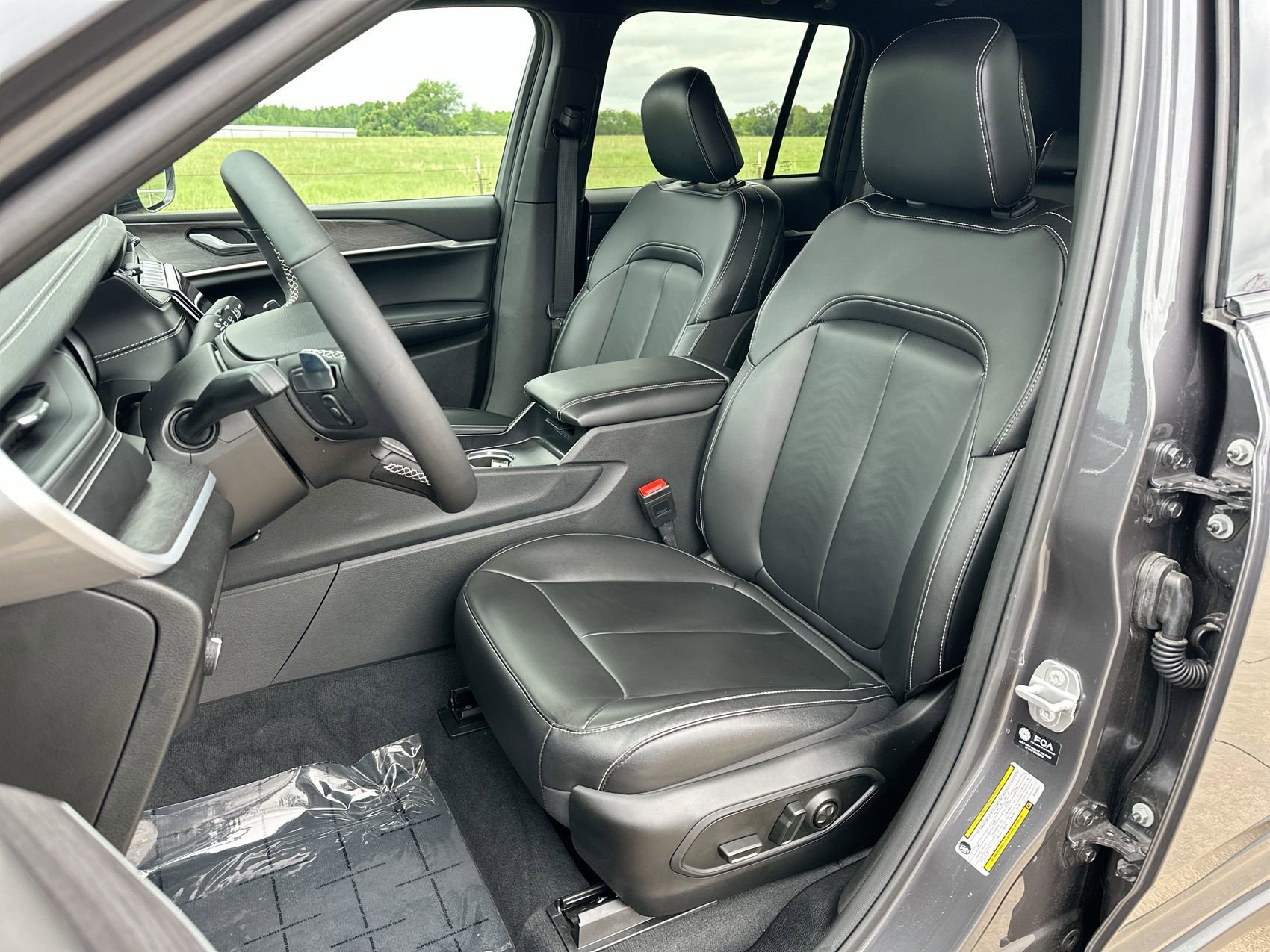 Used 2025 Baltic Gray Metallic Clearcoat Jeep Limited image 11