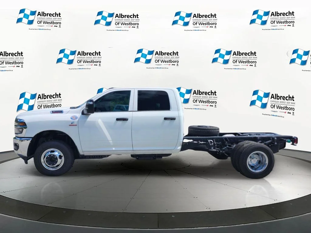 New 2026 Bright White Clearcoat RAM Tradesman image 2