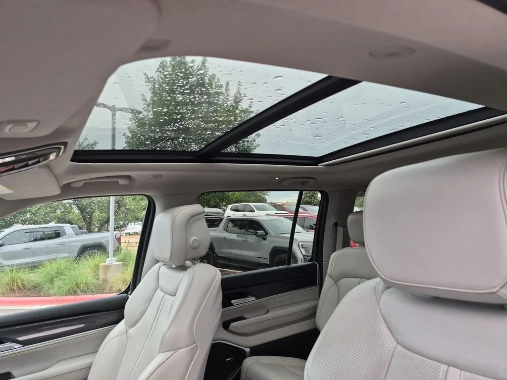 Used 2022 Black Jeep Series I image 29