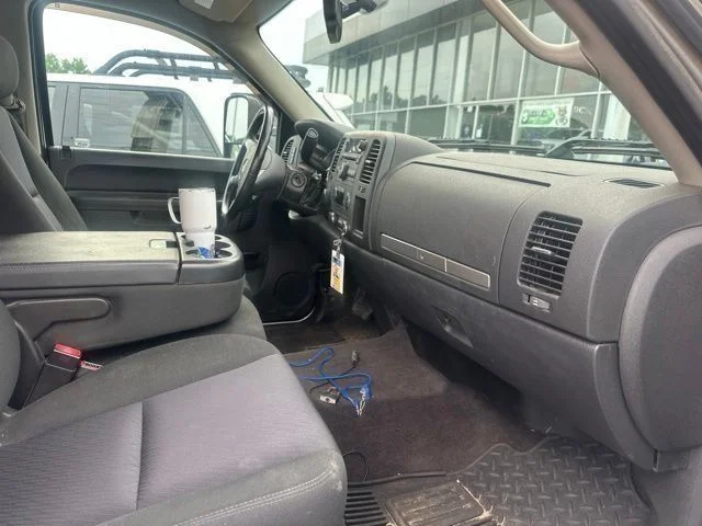 Used 2014 Silver Chevrolet LT image 23