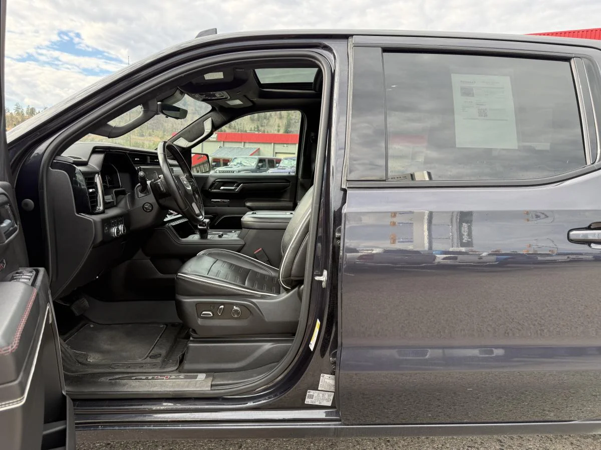 Used 2022 Grey GMC At4x image 10