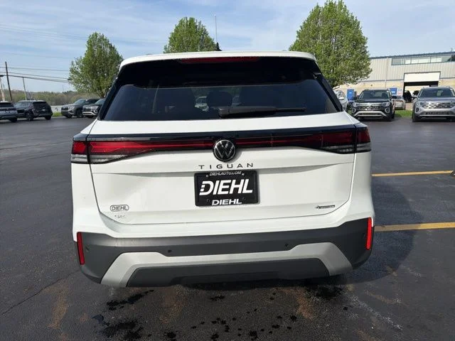 New 2026 Pure White Volkswagen 2.0T SE image 5