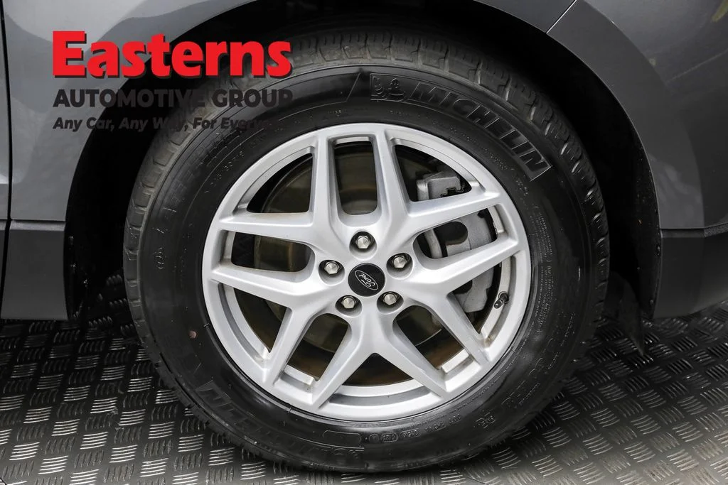Used 2024 Gray Ford SEL image 29