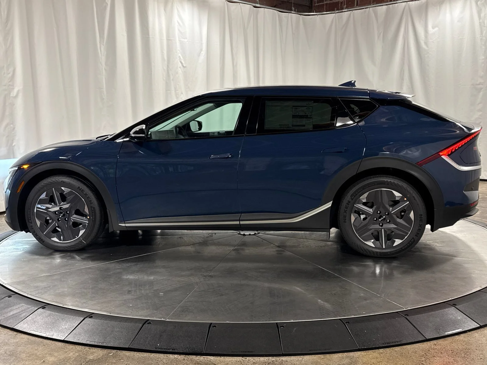New 2026 Midnight Kia Light image 8