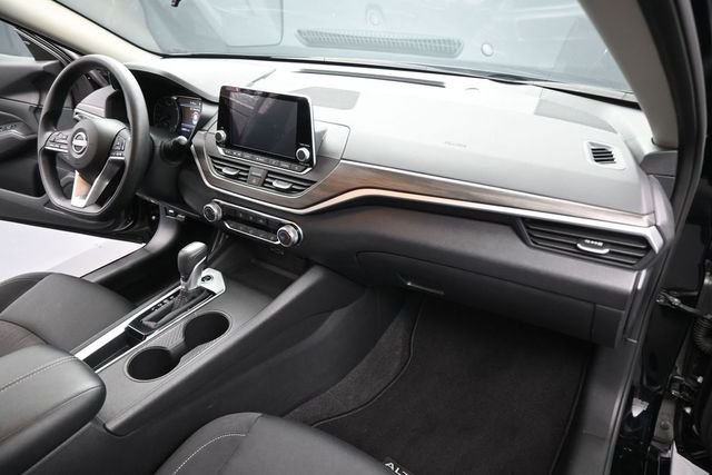 Used 2025 Black Nissan 2.5 SV image 27