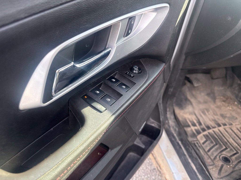 Used 2015 Silver Ice Metallic Chevrolet LT image 26