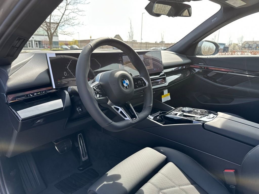 New 2026 Oxide Grey Metallic BMW 530i xDrive image 16