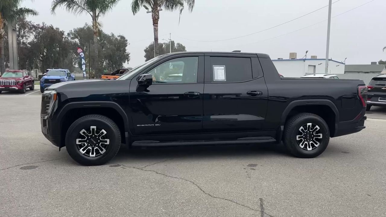 Used 2026 Onyx Black GMC Elevation Extended Range image 30