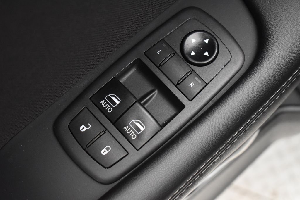Used 2021 Red Dodge SXT image 10