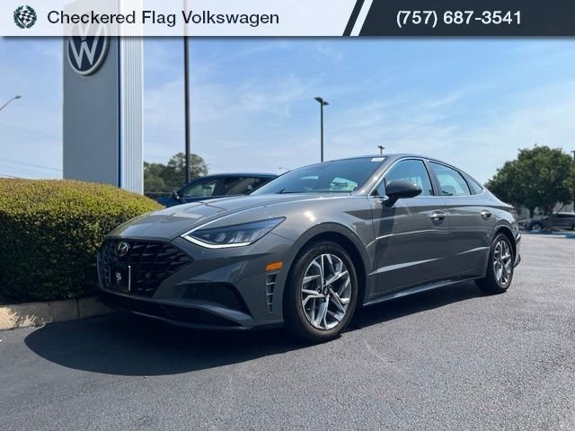 Used 2023 Hampton Gray Hyundai SEL image 1
