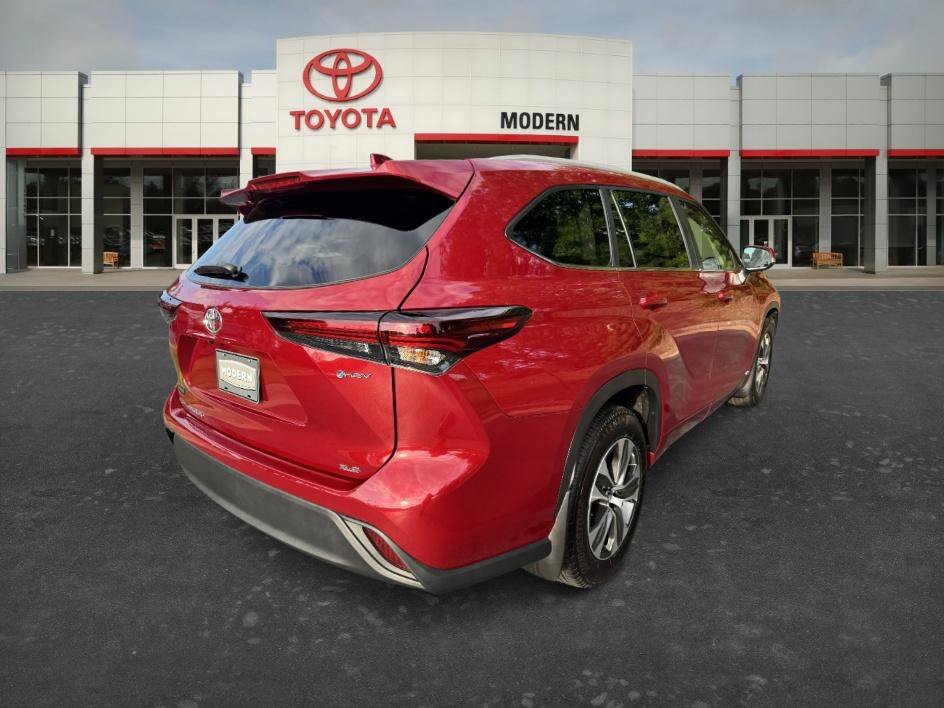 Used 2026 Ruby Flare Pearl Toyota Hybrid XLE image 5