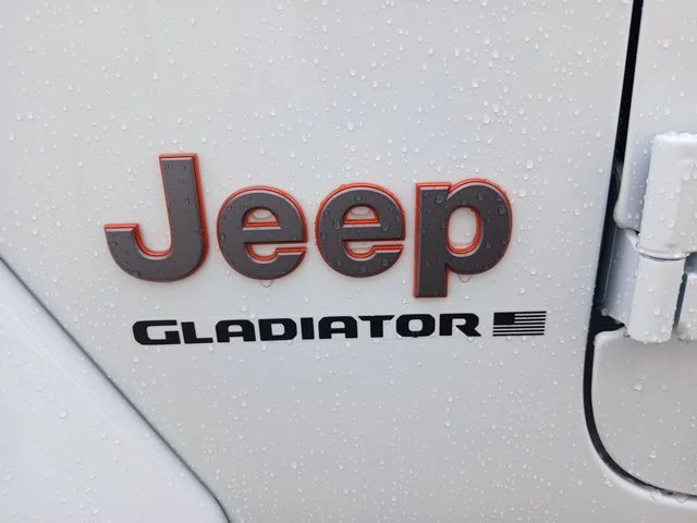 New 2026 Bright White Clear-Coat Exterior Paint Jeep Mojave X image 9
