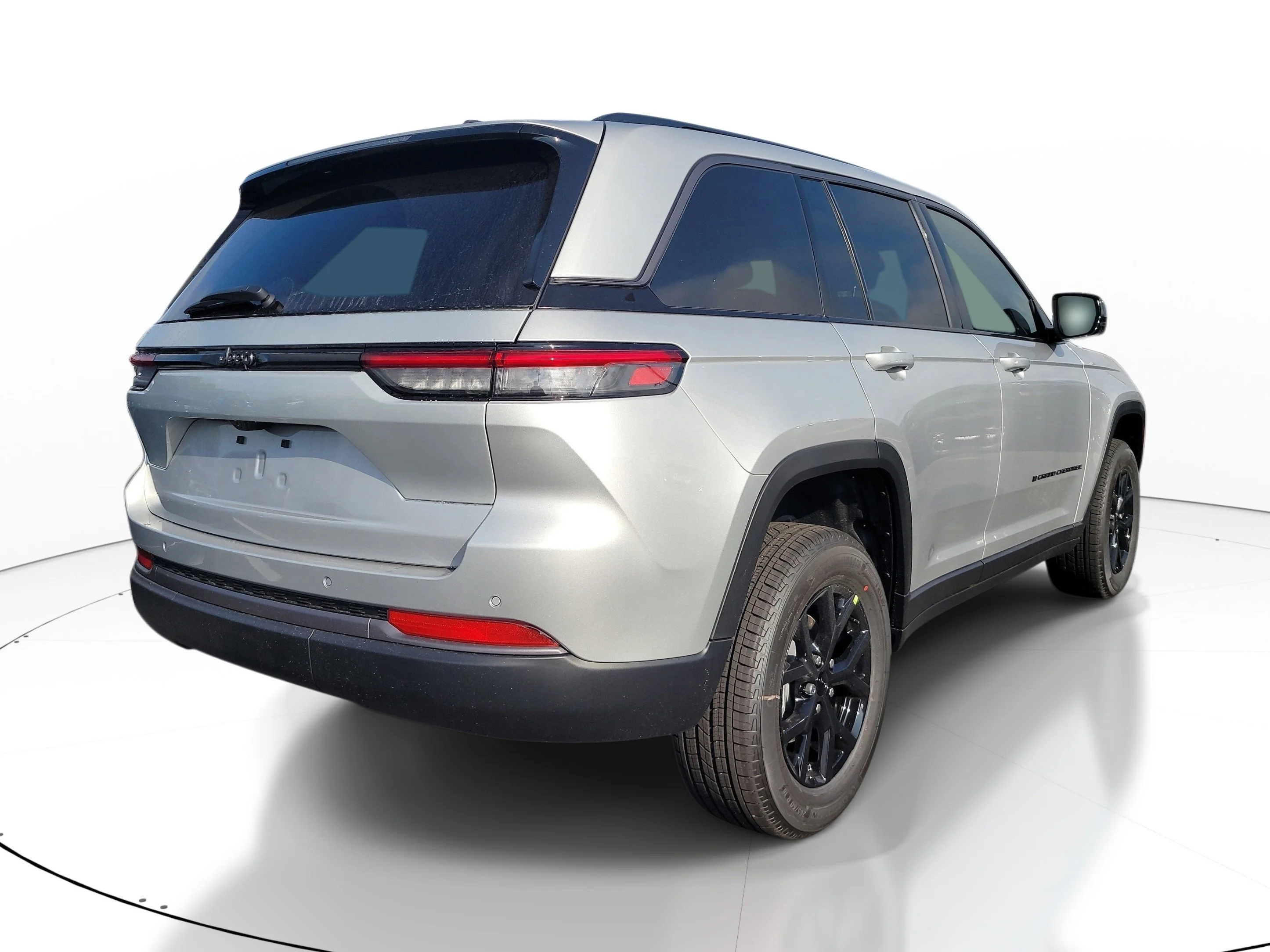 New 2026 Silver Zynith Jeep Laredo Altitude image 6