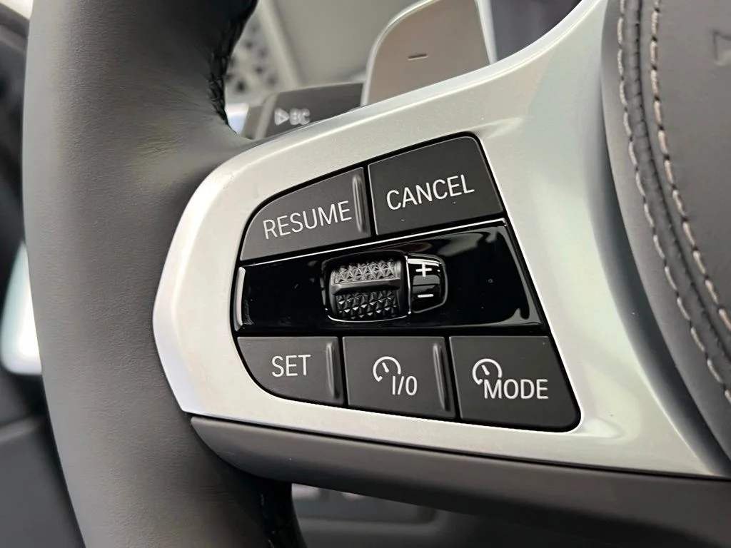 New 2026 Dravit Grey Metallic BMW xDrive40i image 19
