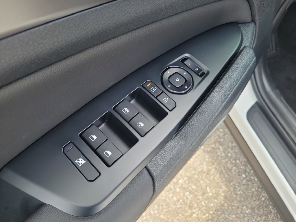 New 2026 Glacial White Pearl Kia SX Prestige image 22