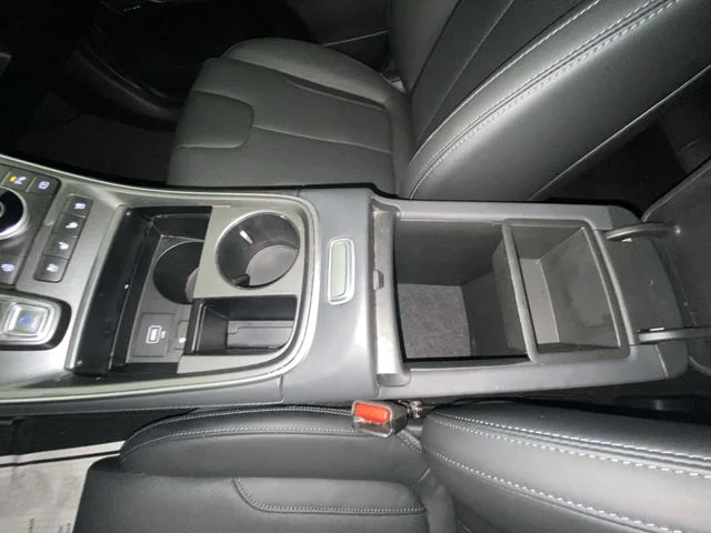Used 2023 Red Hyundai Calligraphy image 21