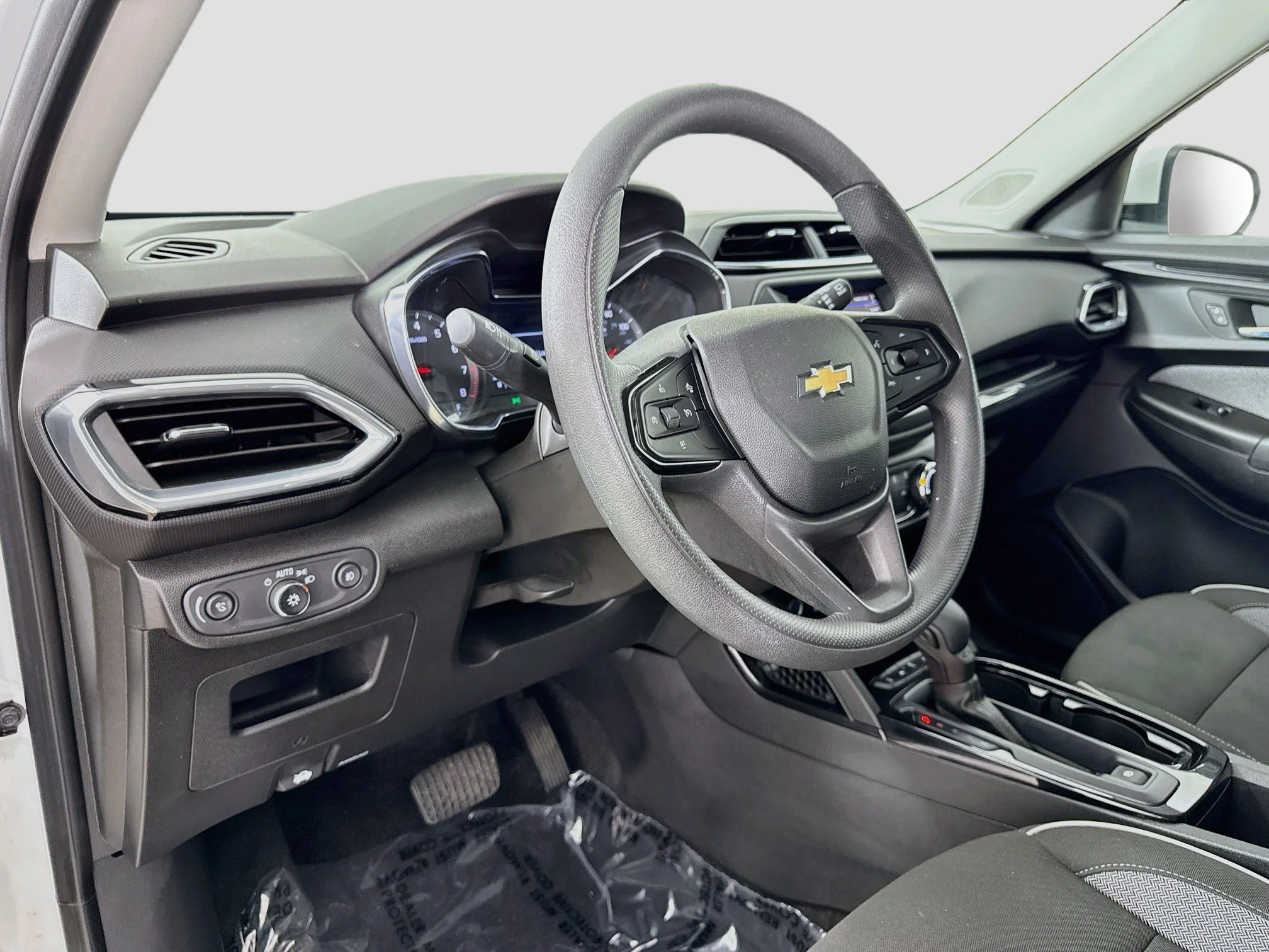 Used 2023 Summit White Chevrolet LT image 11