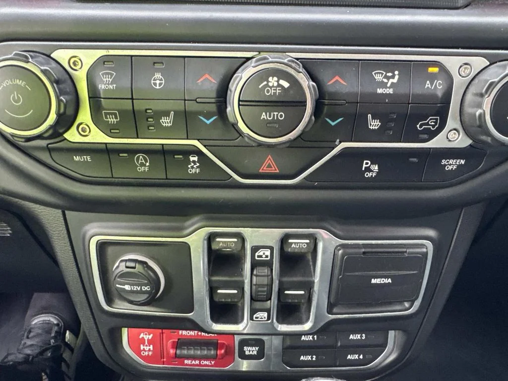 Used 2018 Red Jeep Unlimited Rubicon image 47