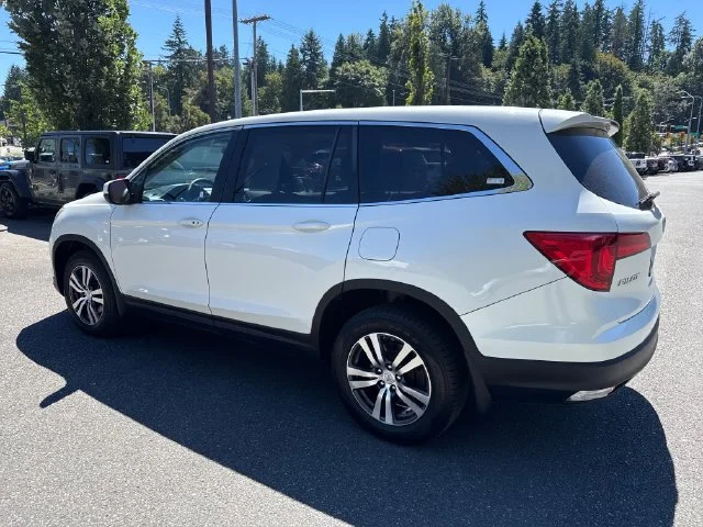 Used 2016 White Diamond Pearl Honda EX image 5