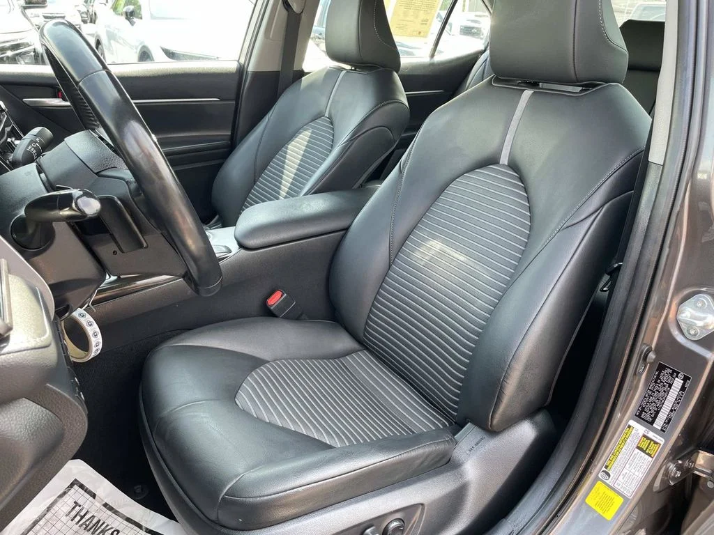 Used 2023  Toyota SE image 22