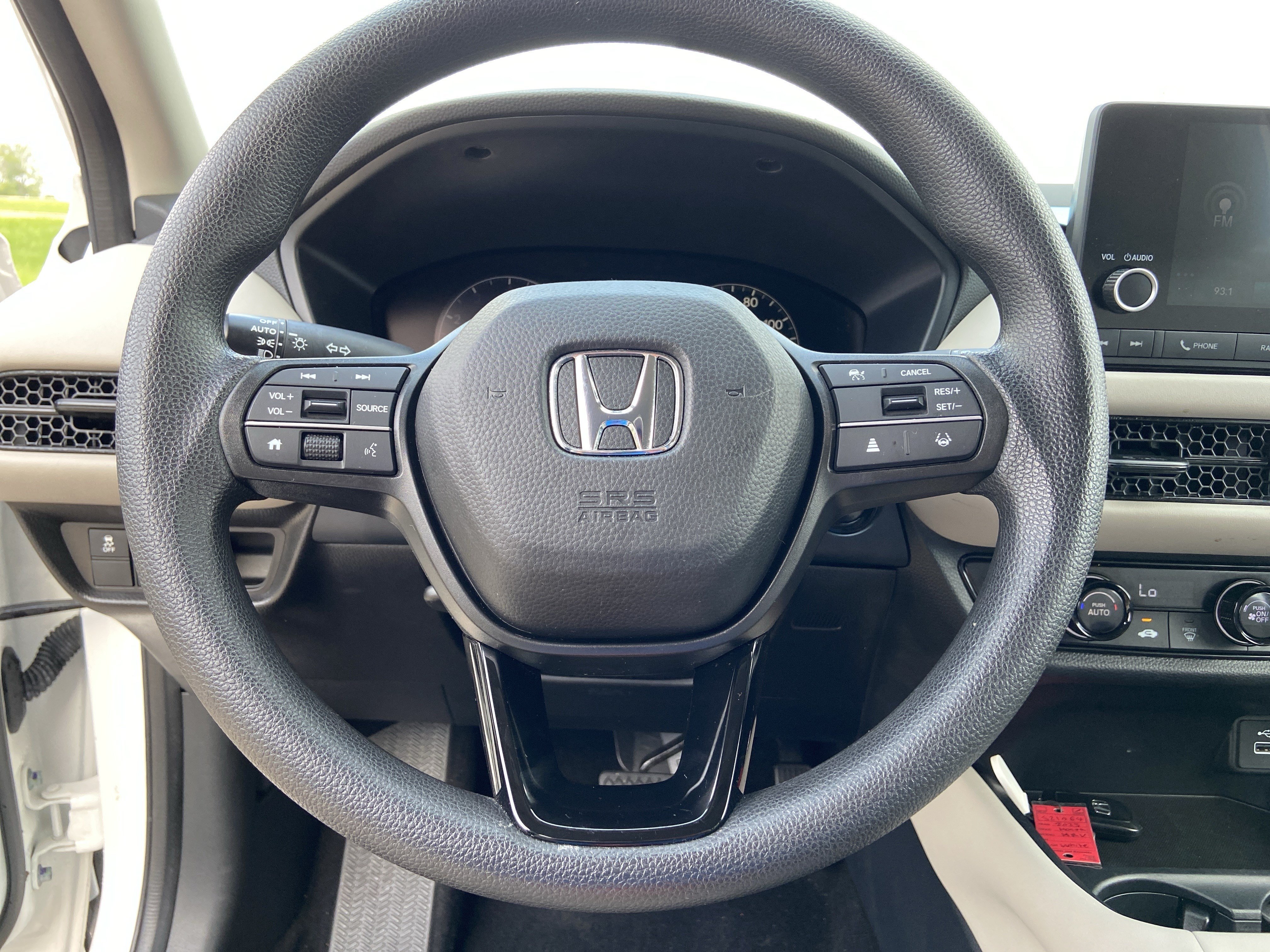 Used 2025 Platinum White Pearl Honda LX image 35