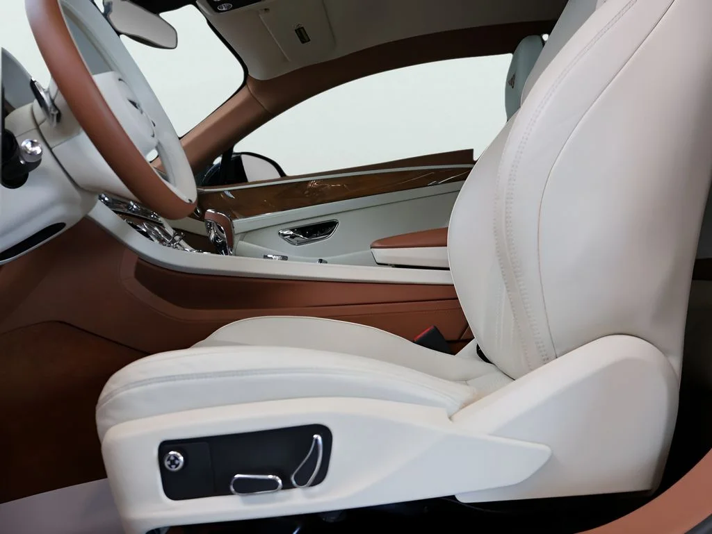 Used 2024 Onyx Metallic Bentley V8 image 36
