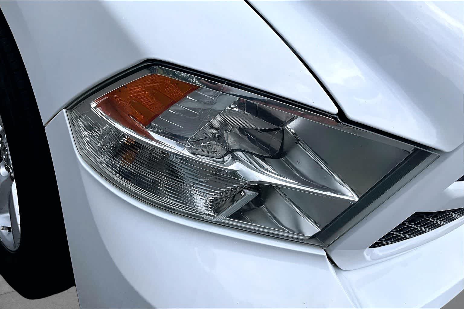 Used 2015 Bright White Clearcoat Ram Express image 25
