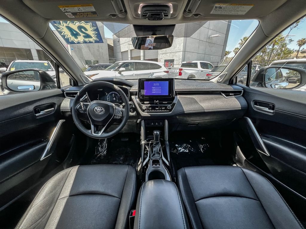 Used 2024  Toyota XLE image 11