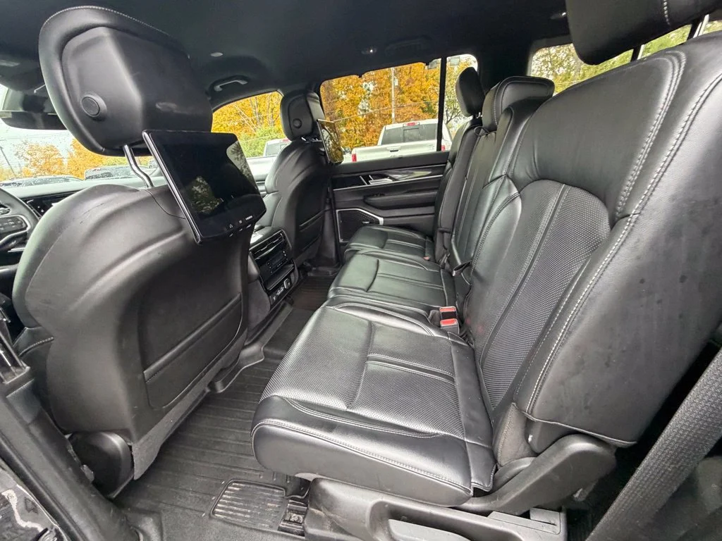 Used 2022 Diamond Black Cry Jeep Series I image 53