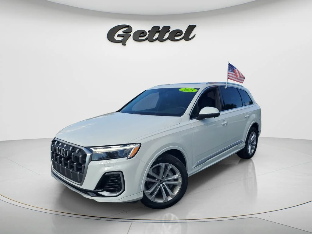2025 Audi Q7 55 Premium Plus quattro Tiptronic's photo