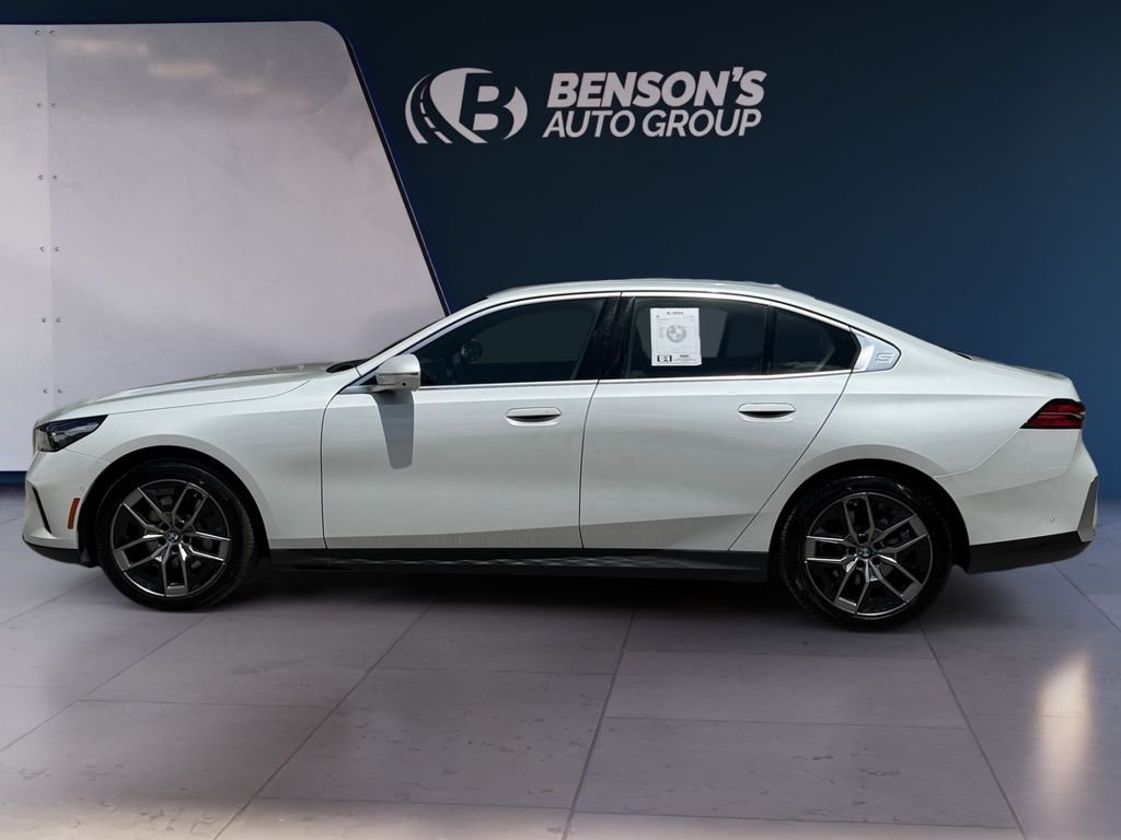 Used 2026 White BMW 530i xDrive image 2
