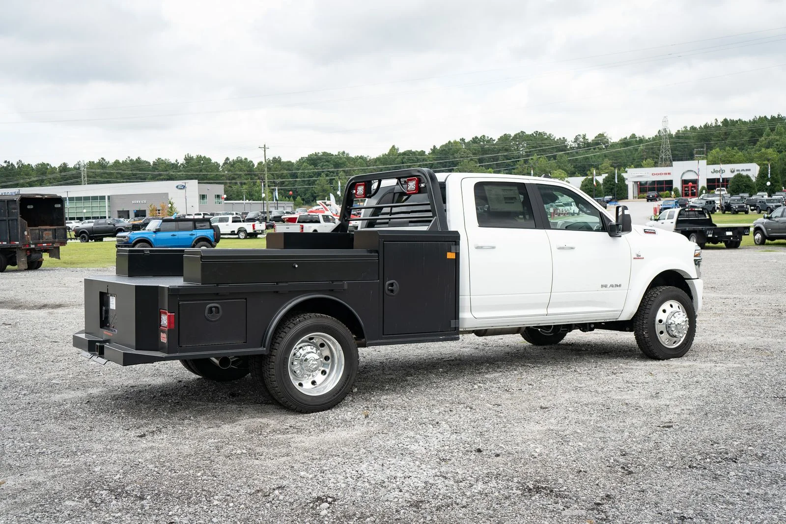 New 2026 Bright White Clearcoat RAM Tradesman image 23